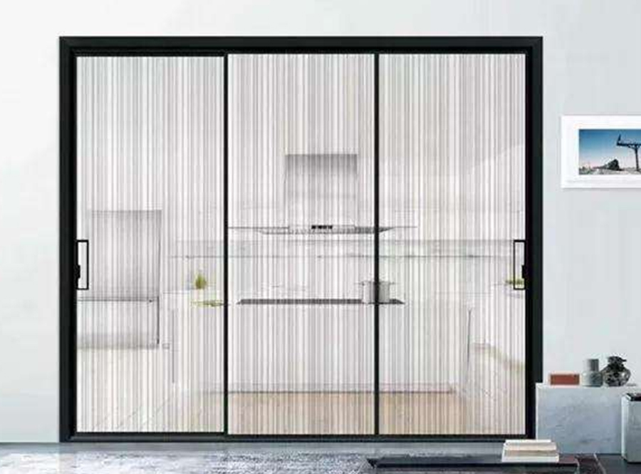 抱负中“家”的样子,亦简略亦纯洁,阳光充沛,绿意盎然,每缕光阴都自有欢乐,那般悠然安闲!