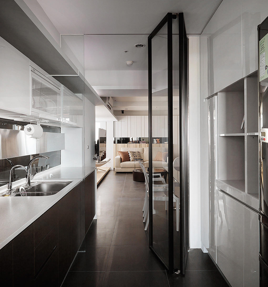 推拉、折叠门若何利用、颐养、洁净?