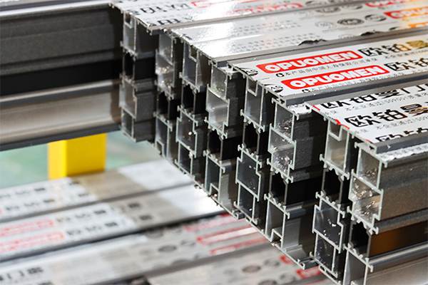 若何挑选准确选断桥铝门窗?领会这几个细节轻松避坑!