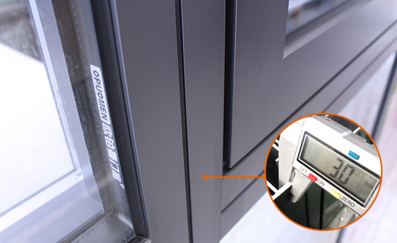 门窗资讯|大玻璃落地窗虽美,但这几个细节要斟酌才宁静!